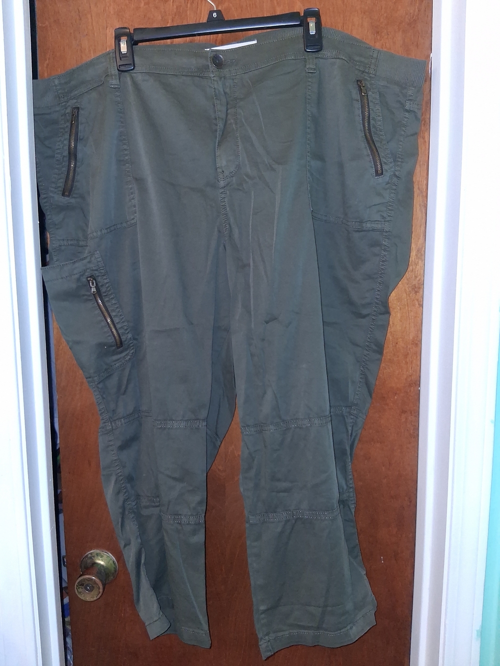 Sonoma Olive Green Straight-Leg Cargo Pants with Zipper Pockets